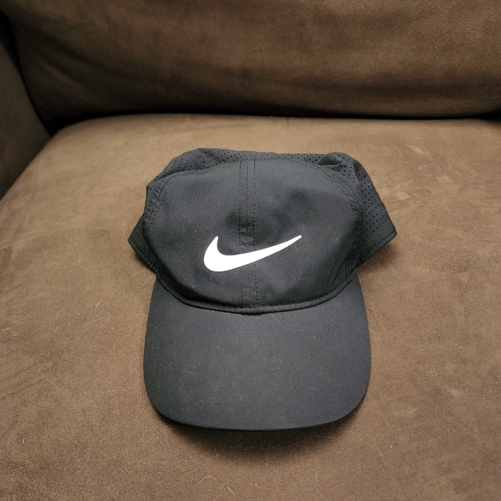 Nike Women's Golf Hat